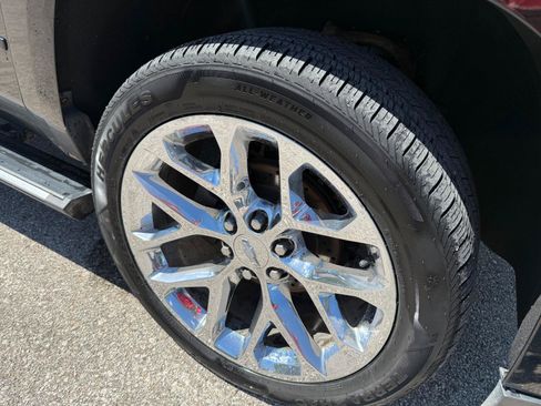 Used 2015 Chevrolet Suburban LTZ AWD/4WD image 21
