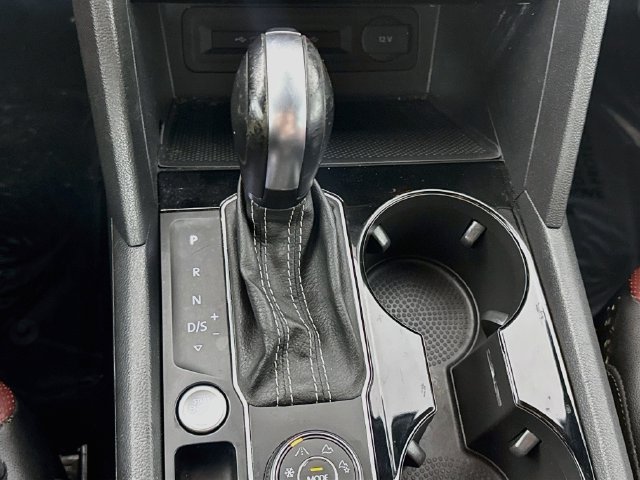 Used 2022 Volkswagen Atlas Cross Sport SEL Premium R-Line AWD/4WD image 19