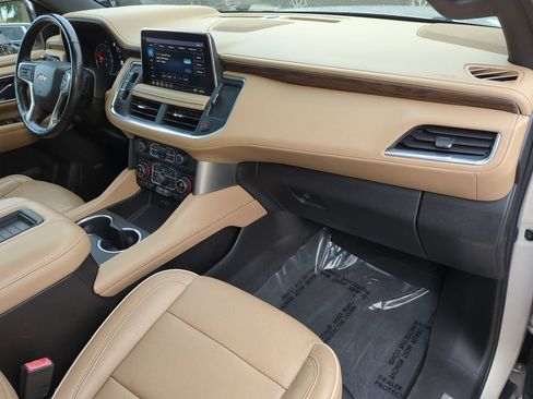 Used 2021 Chevrolet Tahoe Premier w/ Premium Package RWD image 26