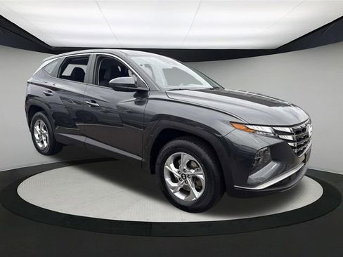 Certified 2023 Hyundai Tucson SE image 2