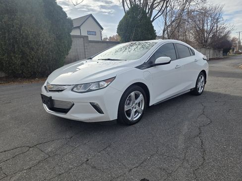 Used 2017 Chevrolet Volt LT w/ Comfort Package image 1