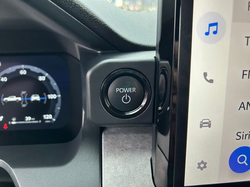 Used 2024 Toyota Tacoma Trailhunter image 17