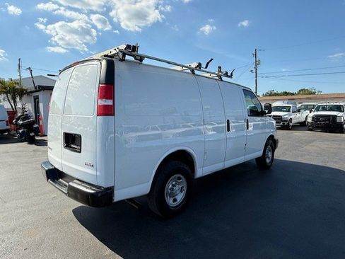 Used 2018 Chevrolet Express 2500 w/ Driver Convenience Package image 6