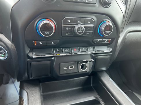 Used 2019 Chevrolet Silverado 1500 RST image 12