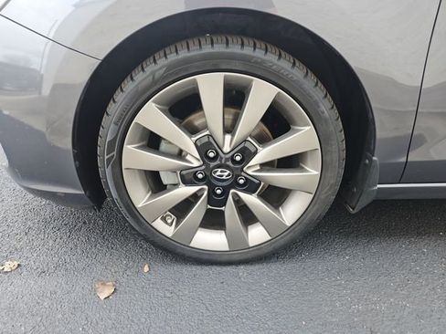 Used 2018 Hyundai Elantra GT Sport w/ Sport Tech Package 04 image 25