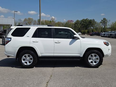 Used 2021 Toyota 4Runner SR5 AWD/4WD image 6
