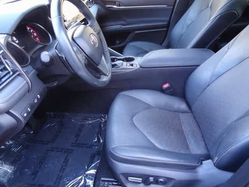 Used 2022 Toyota Camry XSE image 5