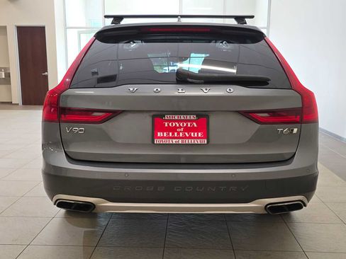 Used 2020 Volvo V90 T6 Cross Country AWD/4WD image 5