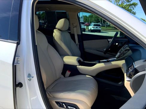 Used 2024 Acura RDX SH-AWD image 13
