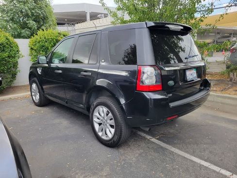 Used 2011 Land Rover LR2 HSE AWD/4WD image 4