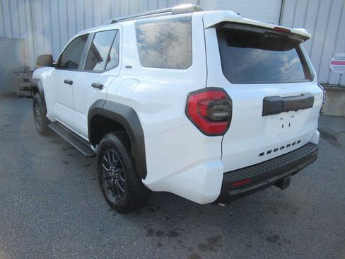 Used 2026 Toyota 4Runner SR5 AWD/4WD image 7