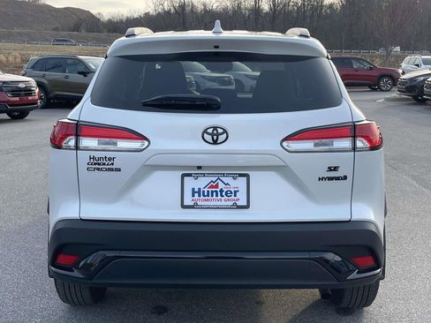 Used 2024 Toyota Corolla Cross SE image 27