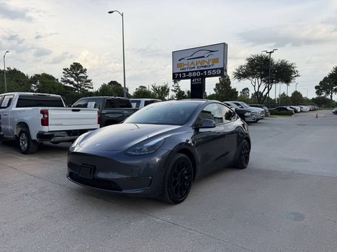 Used 2023 Tesla Model Y AWD image 47