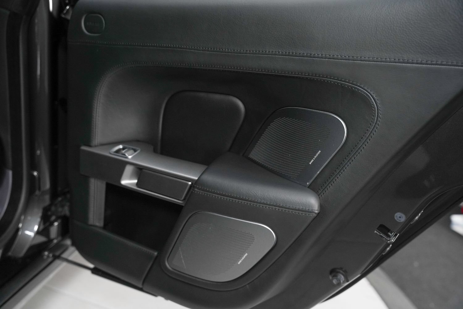 Used 2011 Aston Martin Rapide Luxe RWD image 38