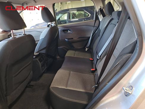 Used 2022 Nissan Rogue SV FWD image 4