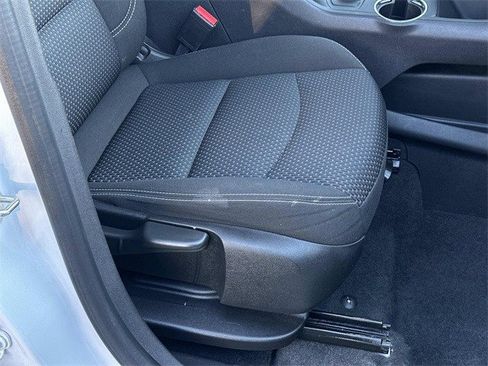 Used 2024 GMC Terrain SLE image 11