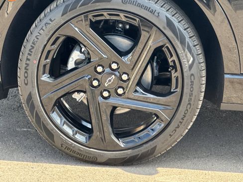 New 2025 Chevrolet Equinox EV RS image 25