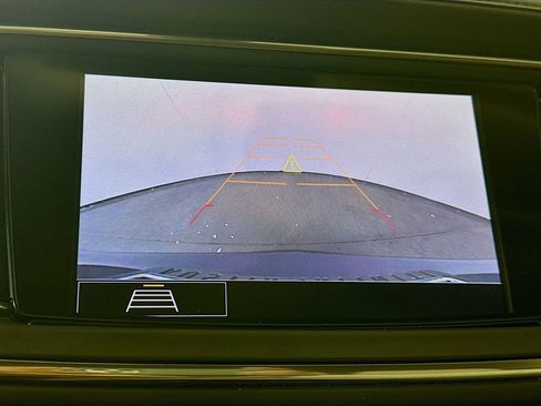 Used 2020 Buick Enclave Essence w/ Sound and Sites Package image 15