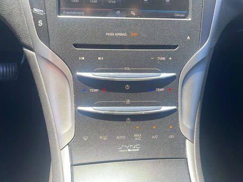 Used 2013 Lincoln MKZ FWD image 23