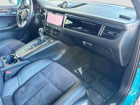 Used 2021 Porsche Macan S image 30