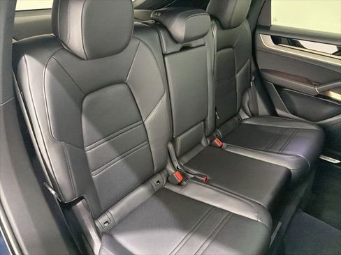 Used 2024 Porsche Cayenne Coupe AWD/4WD image 22