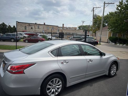 Used 2015 Nissan Altima 2.5 S w/ Power Driver Seat Package FWD image 3
