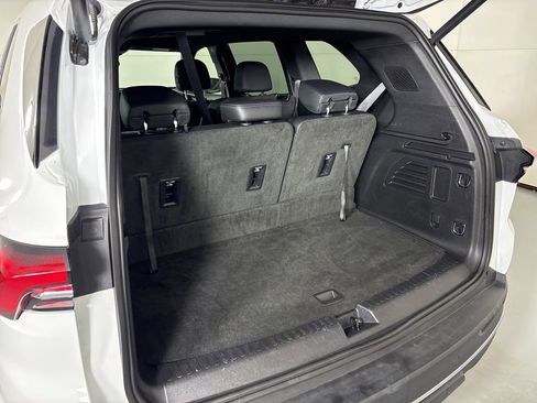 Used 2025 Buick Enclave Preferred image 42