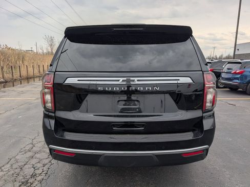 Used 2022 Chevrolet Suburban LT w/ LT Signature Package image 7