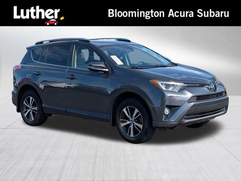 Used 2017 Toyota RAV4 XLE AWD/4WD image 1