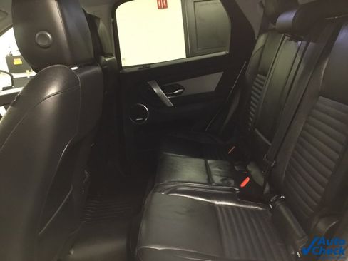 Used 2021 Land Rover Discovery Sport S image 31