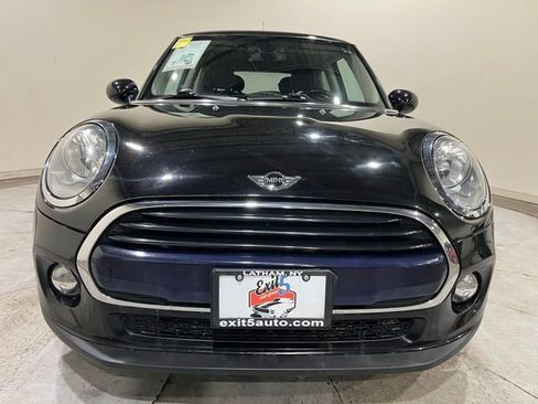 Used 2017 MINI Cooper 2-Door Hardtop image 5