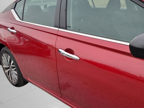 Used 2024 Nissan Altima 2.5 SV image 13