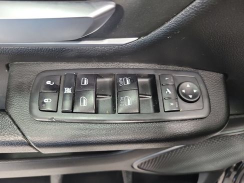 Used 2020 RAM 1500 Big Horn AWD/4WD image 34