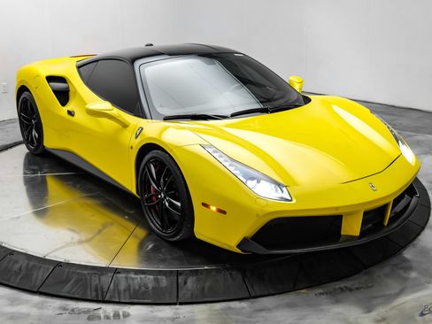 Used 2019 Ferrari 488 GTB RWD image 30