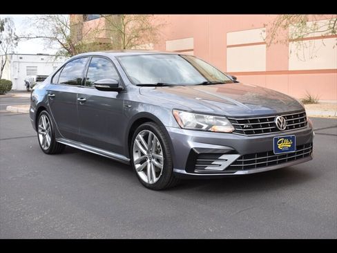 Used 2018 Volkswagen Passat 2.0T R-Line image 2