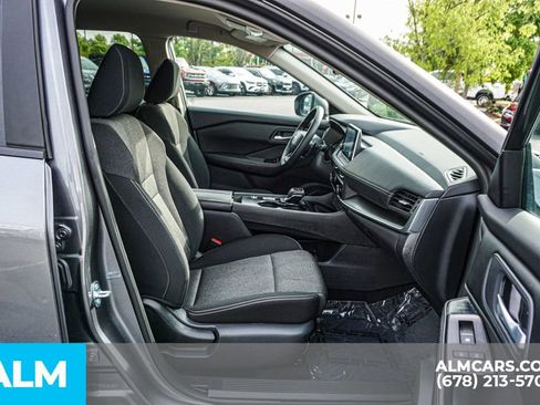 Used 2025 Nissan Rogue SV image 23