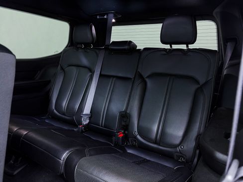 Used 2022 Jeep Wagoneer Series III w/ Premium Group I RWD image 38