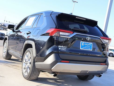 Used 2022 Toyota RAV4 Limited image 3