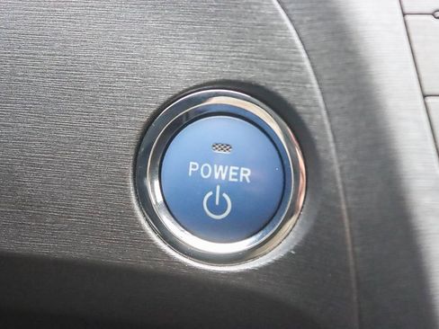 Used 2015 Toyota Prius Four image 25