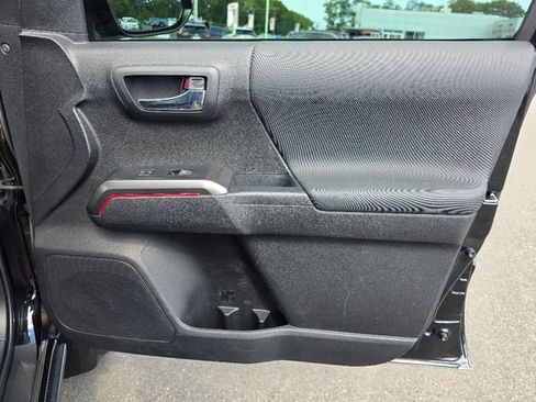 Used 2022 Toyota Tacoma TRD Sport AWD/4WD image 10