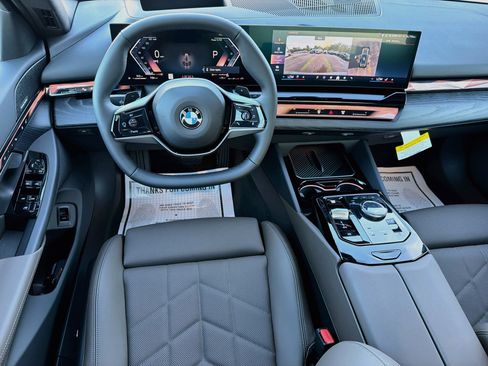 New 2027 BMW 530i xDrive w/ Premium Package AWD/4WD image 17