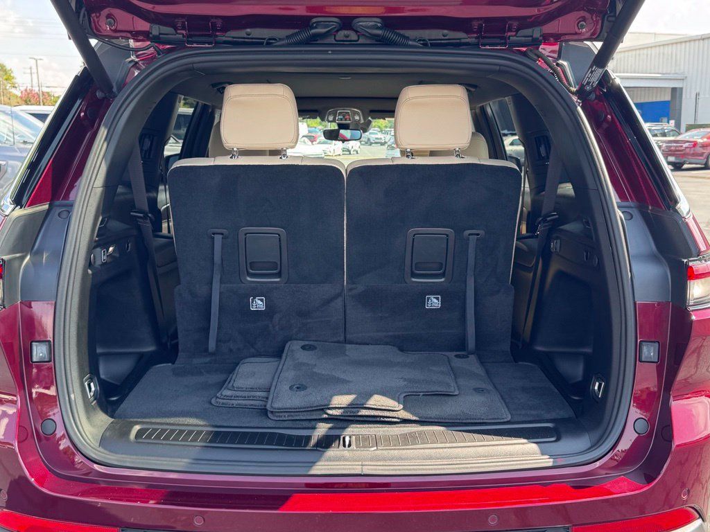 Used 2024 Jeep Grand Cherokee L Limited RWD image 42