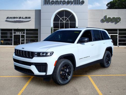 New 2026 Jeep Grand Cherokee Altitude AWD/4WD image 1