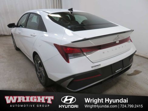 Certified 2025 Hyundai Elantra Sport image 4
