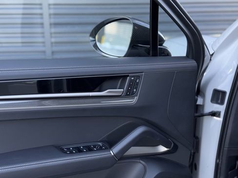 New 2025 Porsche Cayenne Turbo image 15