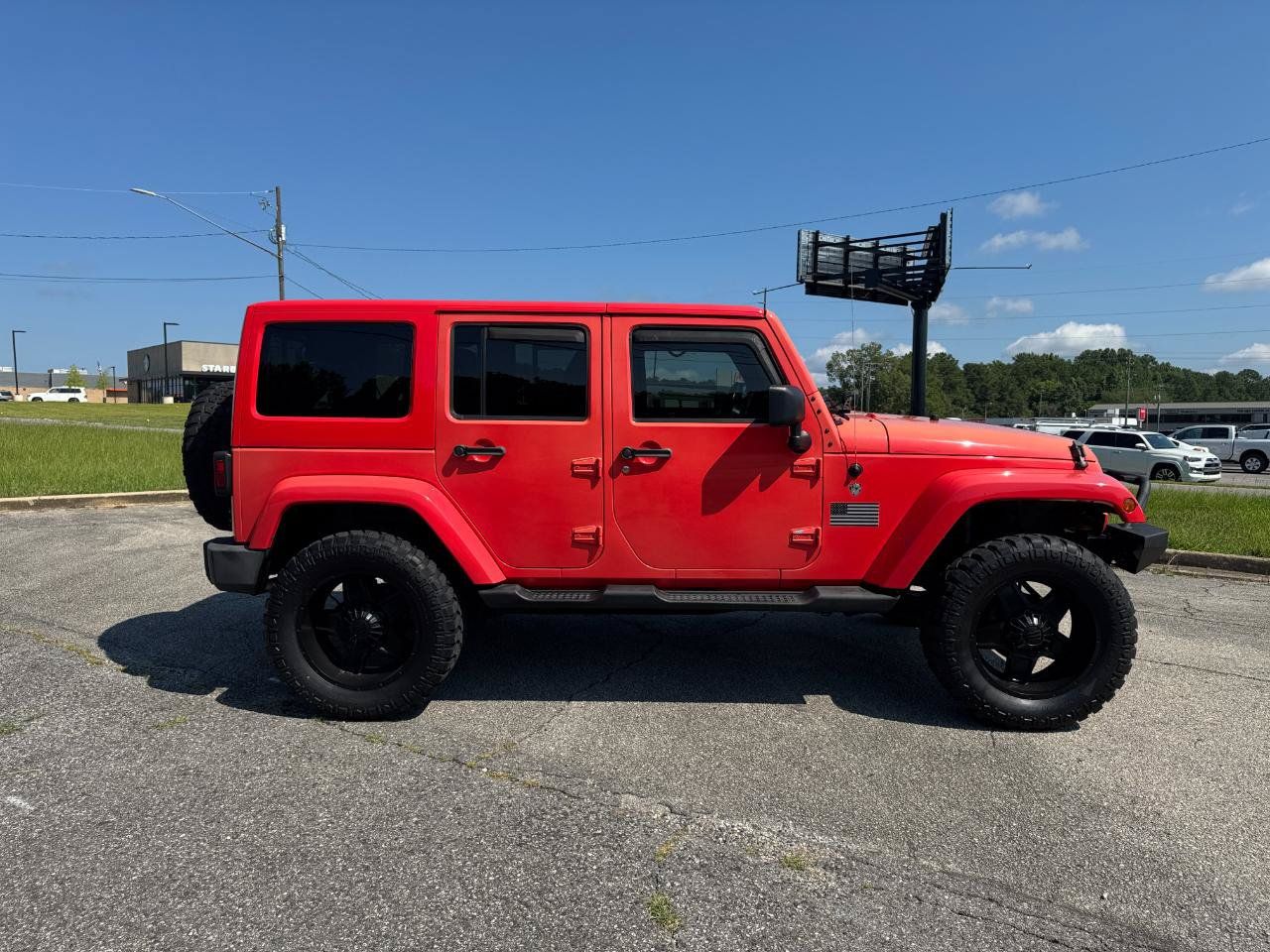 Used 2013 Jeep Wrangler Unlimited Sahara w/ Connectivity Group AWD/4WD image 2
