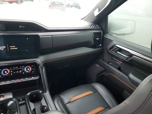 Used 2022 GMC Sierra 1500 AT4 w/ AT4 Premium Package image 15