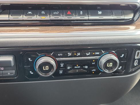 Certified 2025 Chevrolet Silverado 1500 LT AWD/4WD image 18