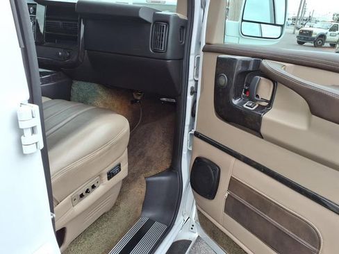 Used 2014 GMC Savana 1500 RWD image 32