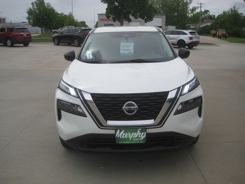 Used 2021 Nissan Rogue S AWD/4WD image 3